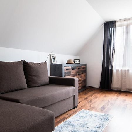 Imado Vendeghaz Appartement Cernat Buitenkant foto