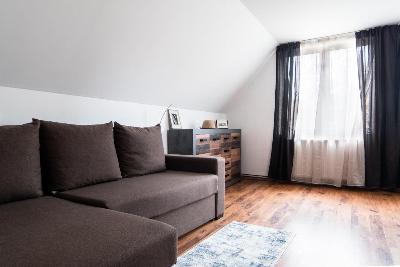 Imado Vendeghaz Appartement Cernat Buitenkant foto