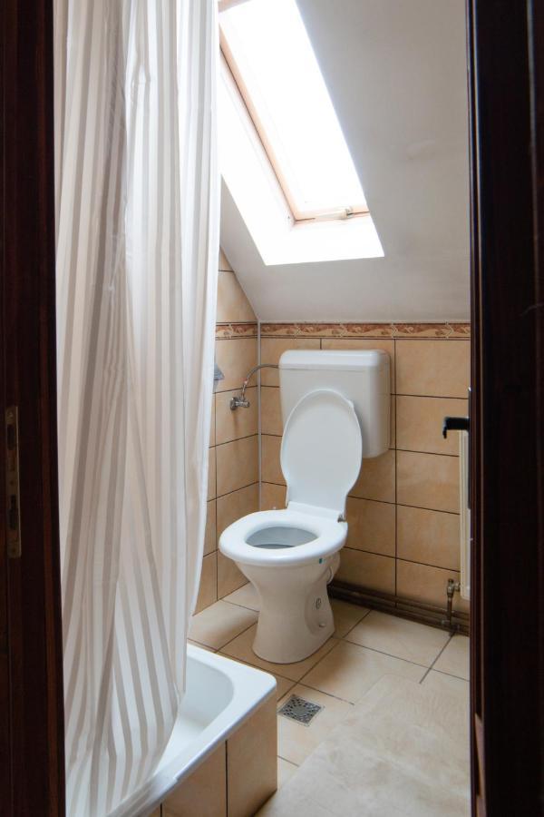 Imado Vendeghaz Appartement Cernat Buitenkant foto