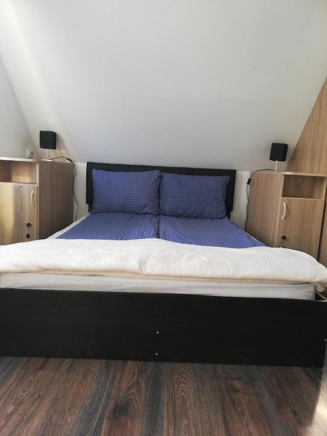 Imado Vendeghaz Appartement Cernat Buitenkant foto
